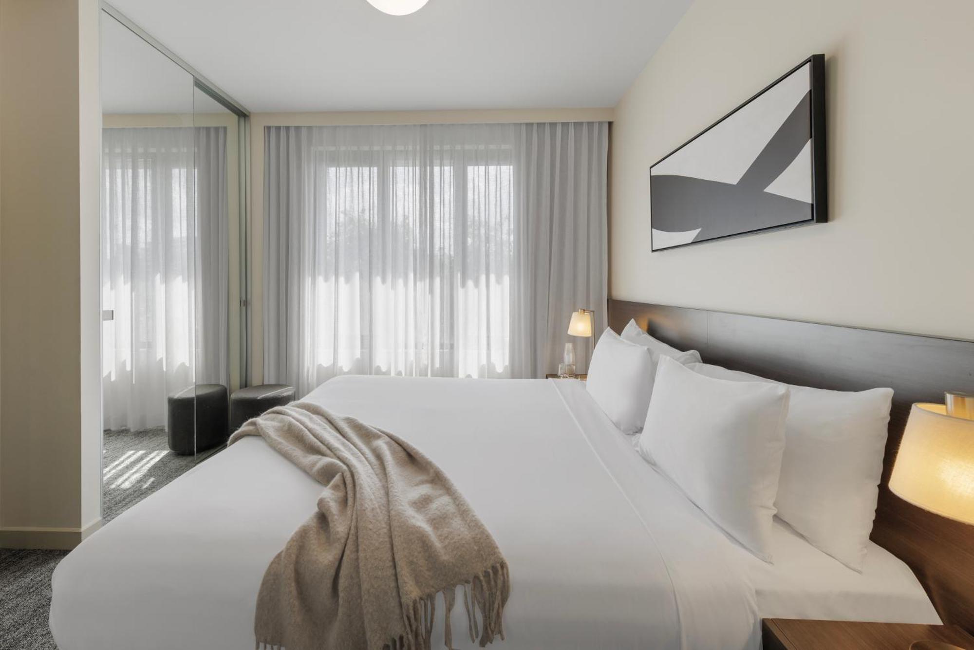 Punthill Norwest Aparthotel Buitenkant foto
