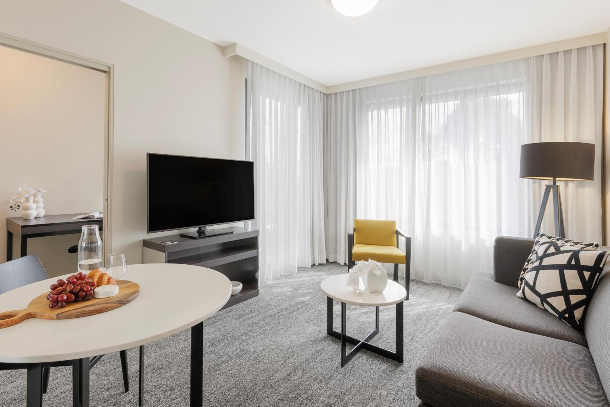 Punthill Norwest Aparthotel Buitenkant foto